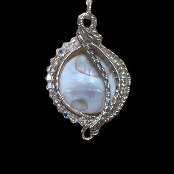 Mother of Pearl Fresh Water Pearls Sterling Silver Necklace- Handcrafted Design - Picture 3 of 10